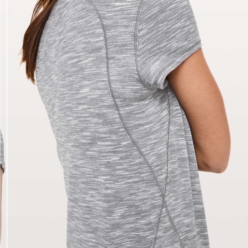 Lululemon Athletica Short Sleeve Tee in Gray with Breathable Fabric - Picture 4 of 4